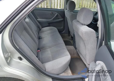 2001 Toyota Camry Le z USA, uszkodzony, nr VIN 4T1BG22K71U815204